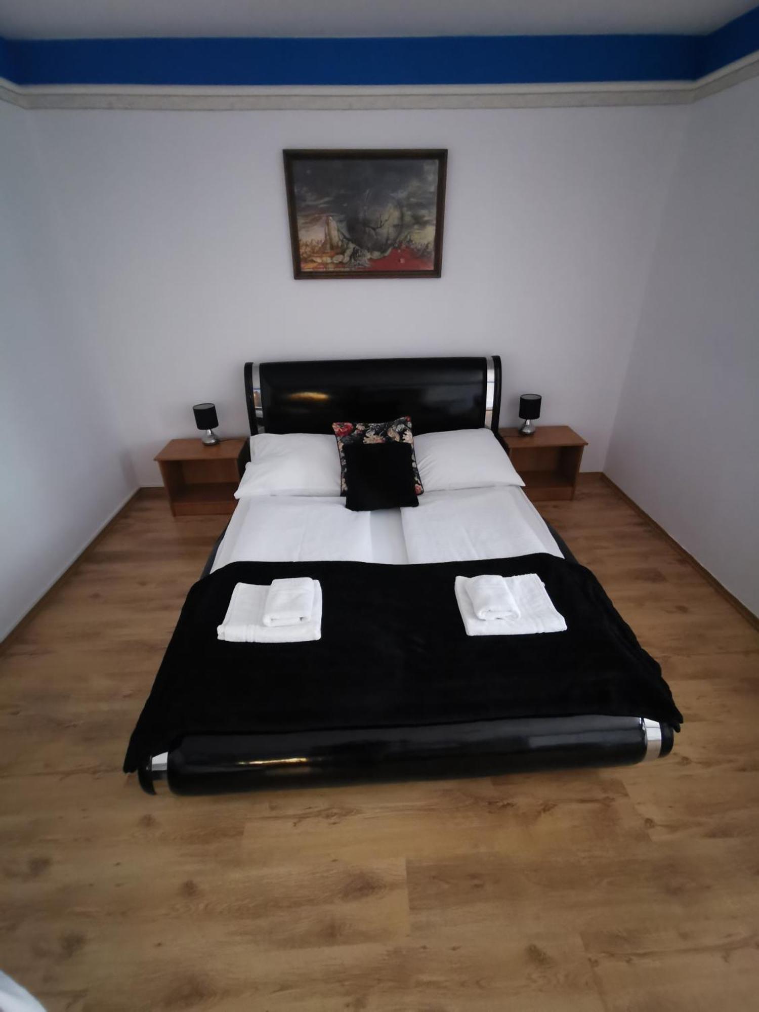 Hotel Diana Нове-Место-над-Вагом Номер фото
